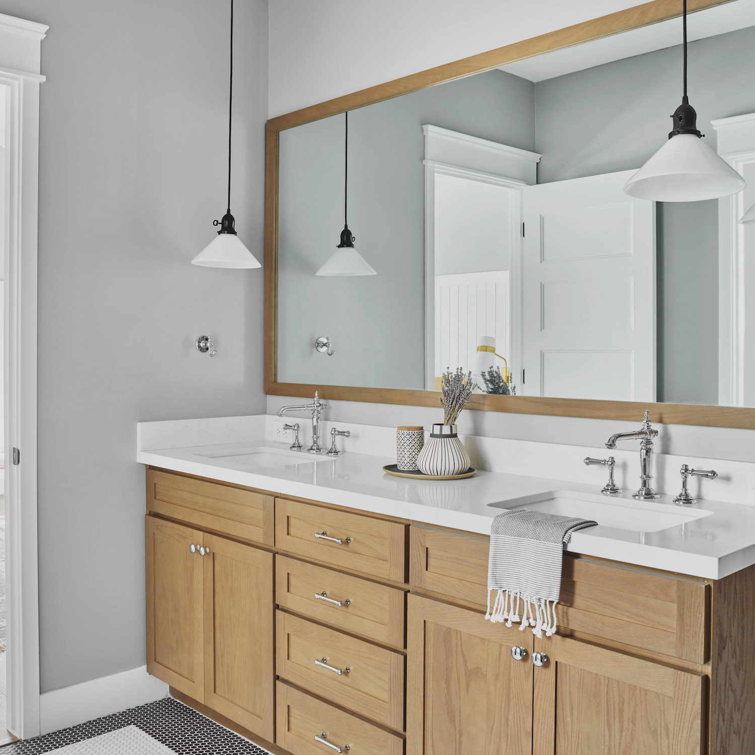 Homestead Pendant Light | Photo Courtesy of Early Avery - Rafterhouse and Roehner+Ryan